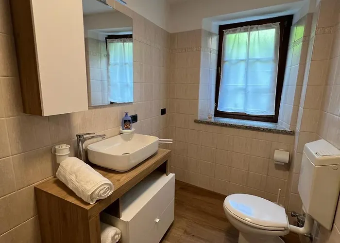 アパート Caosta - Idromassaggio Tra Relax E Natura Ad アオスタ